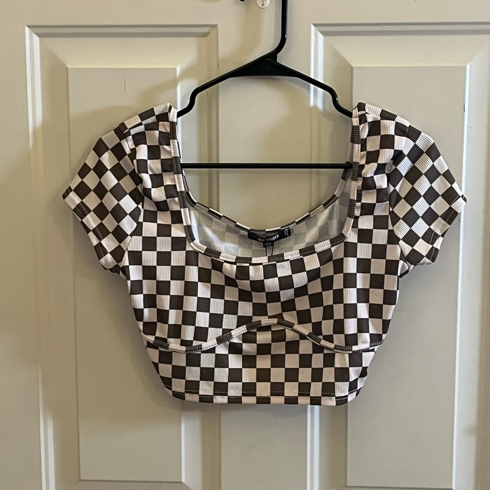 Woman’s NWT Size 8 Missguided Top
